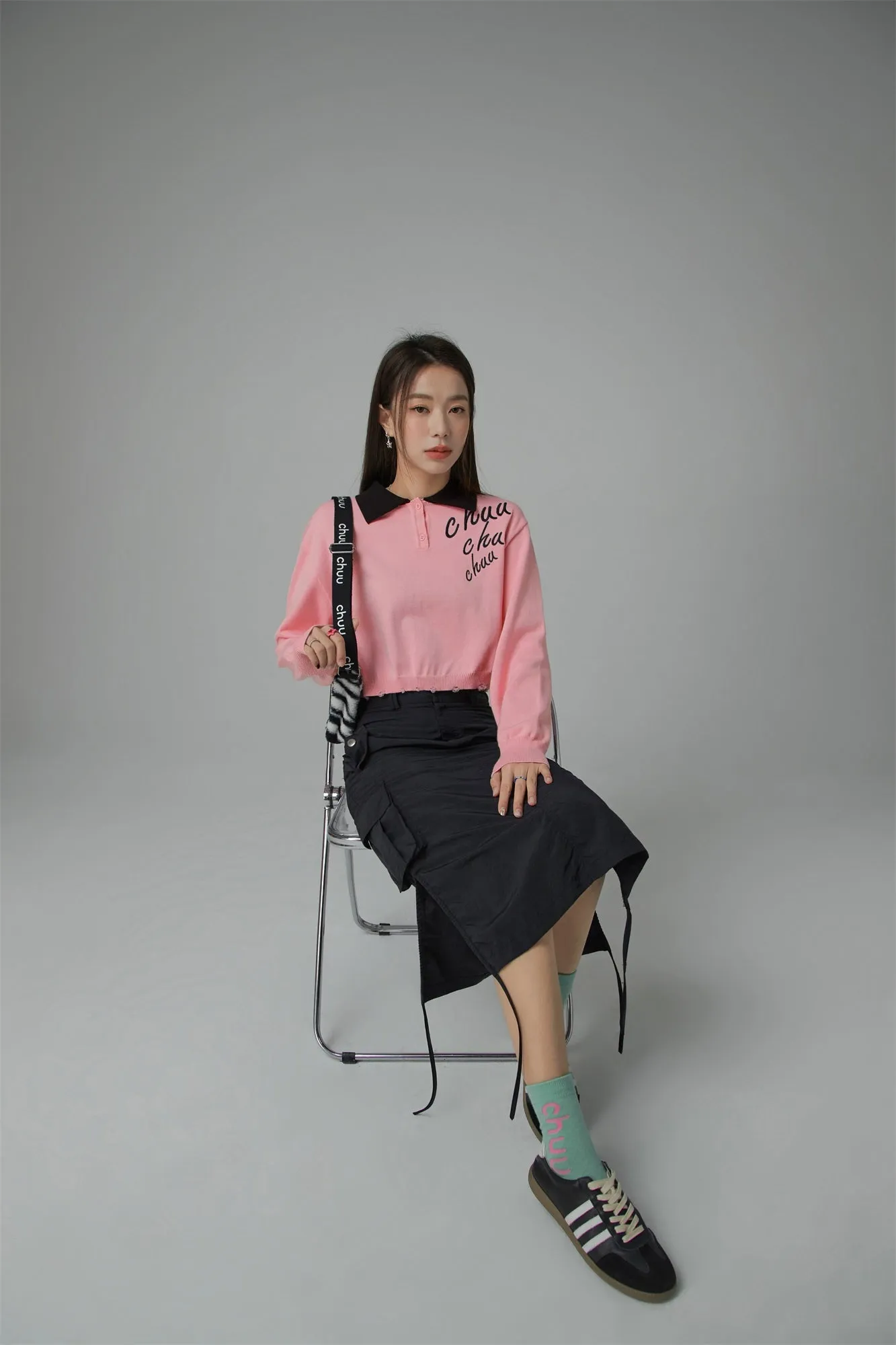 Chuu Lettering Color Cropped Knit Sweater