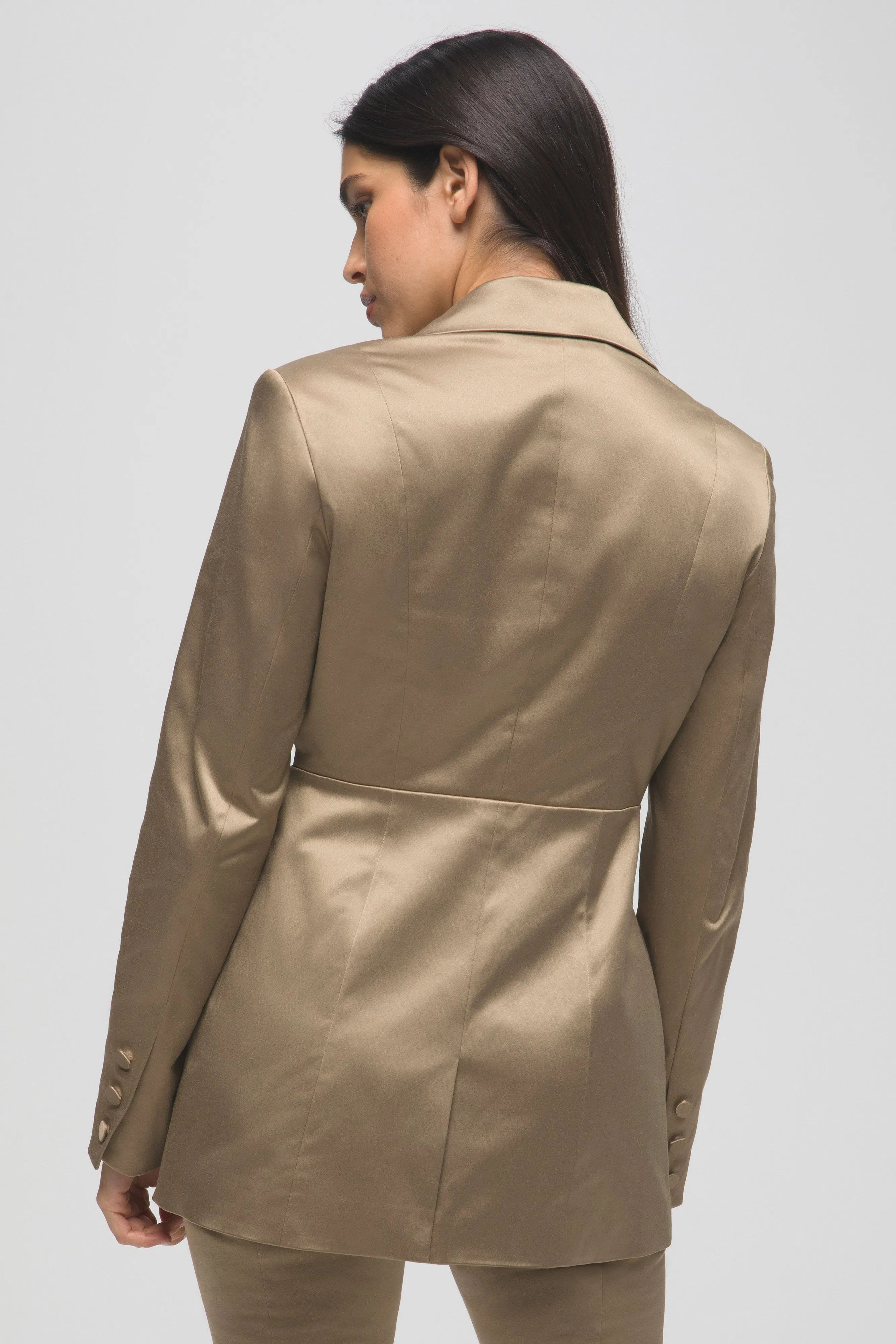 FIT AND FLATTER BLAZER | CAMEL003