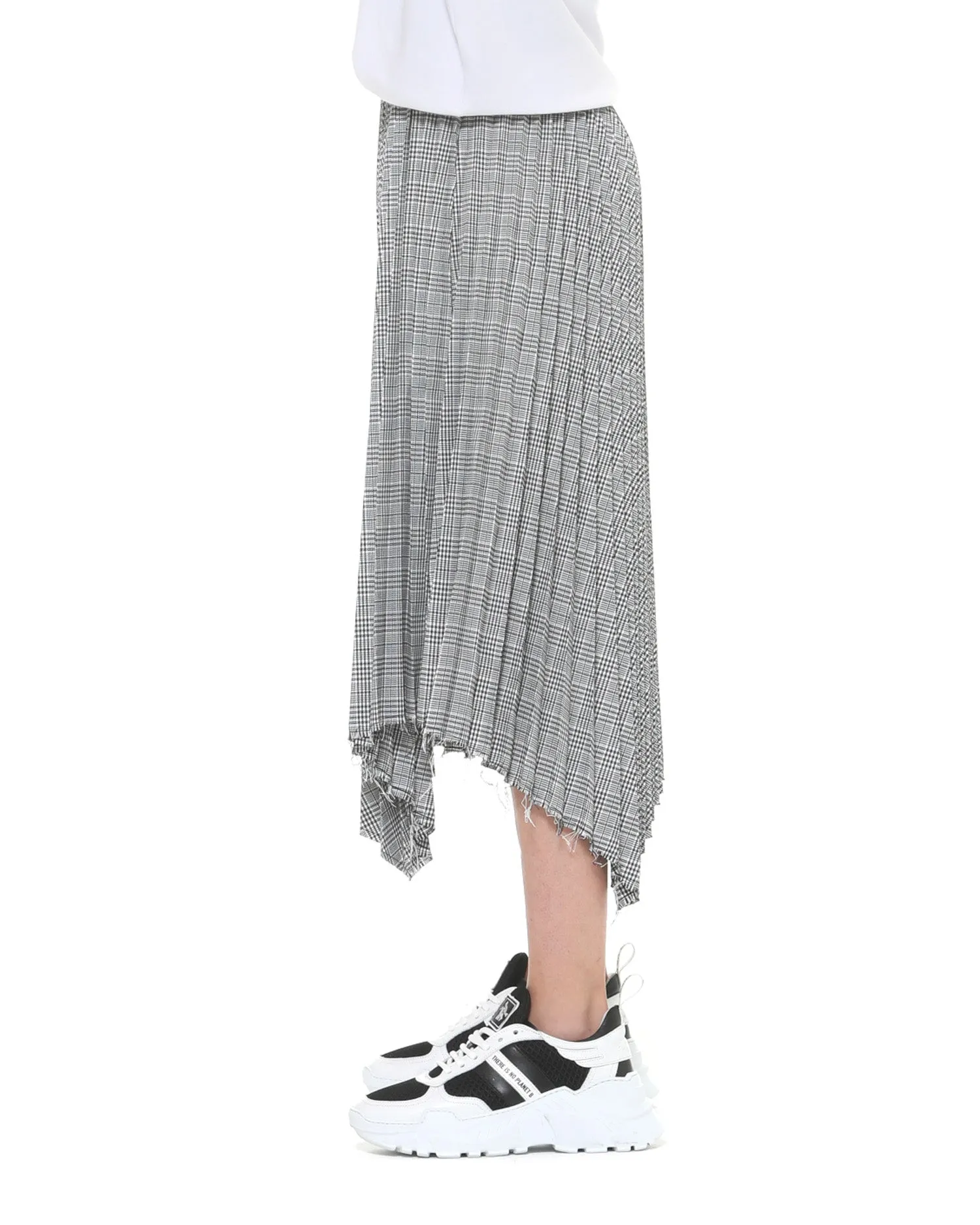 Pleated check skirt