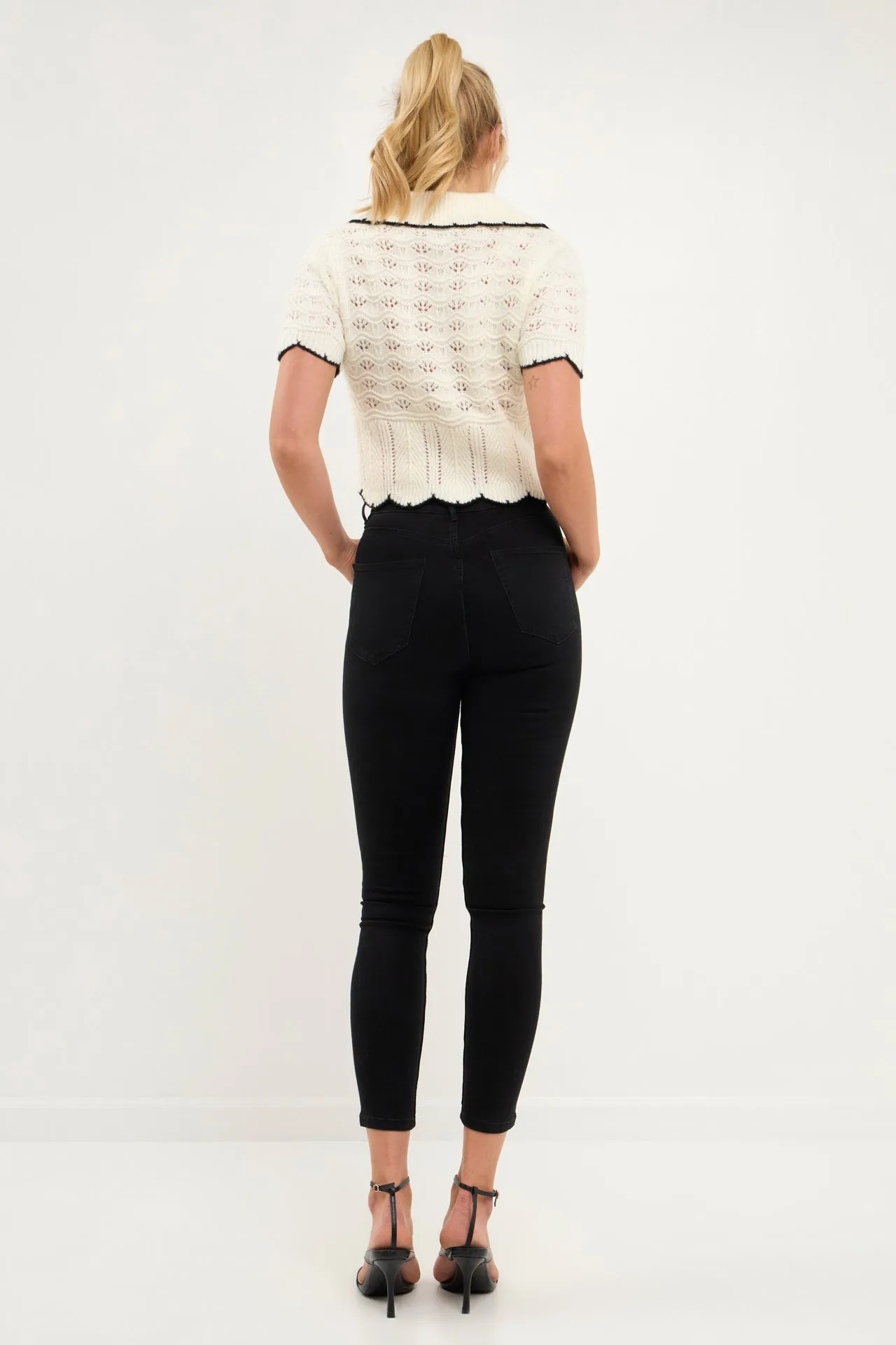 Short Puff Sleeve Scalloped Knit Top