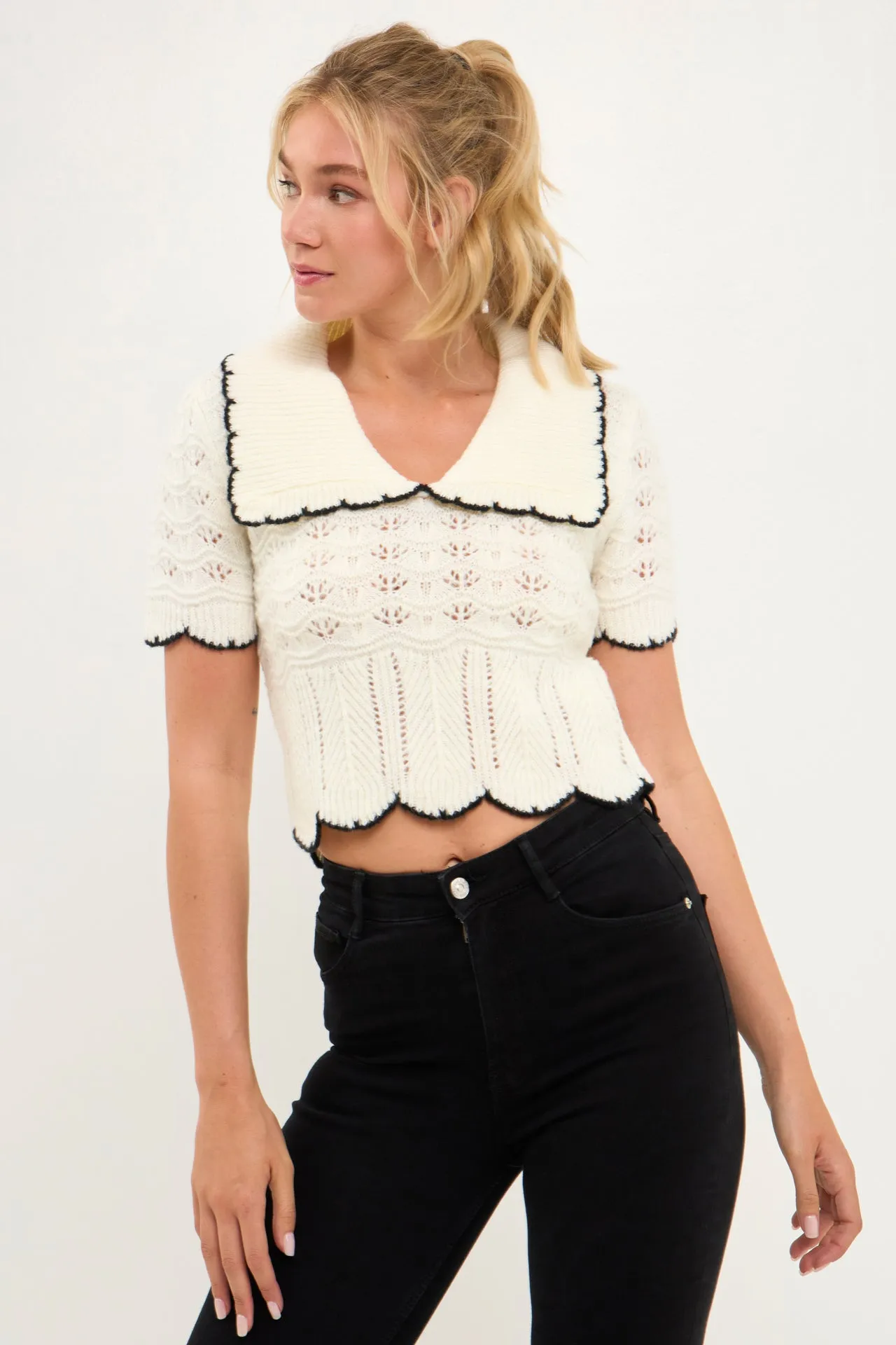 Short Puff Sleeve Scalloped Knit Top