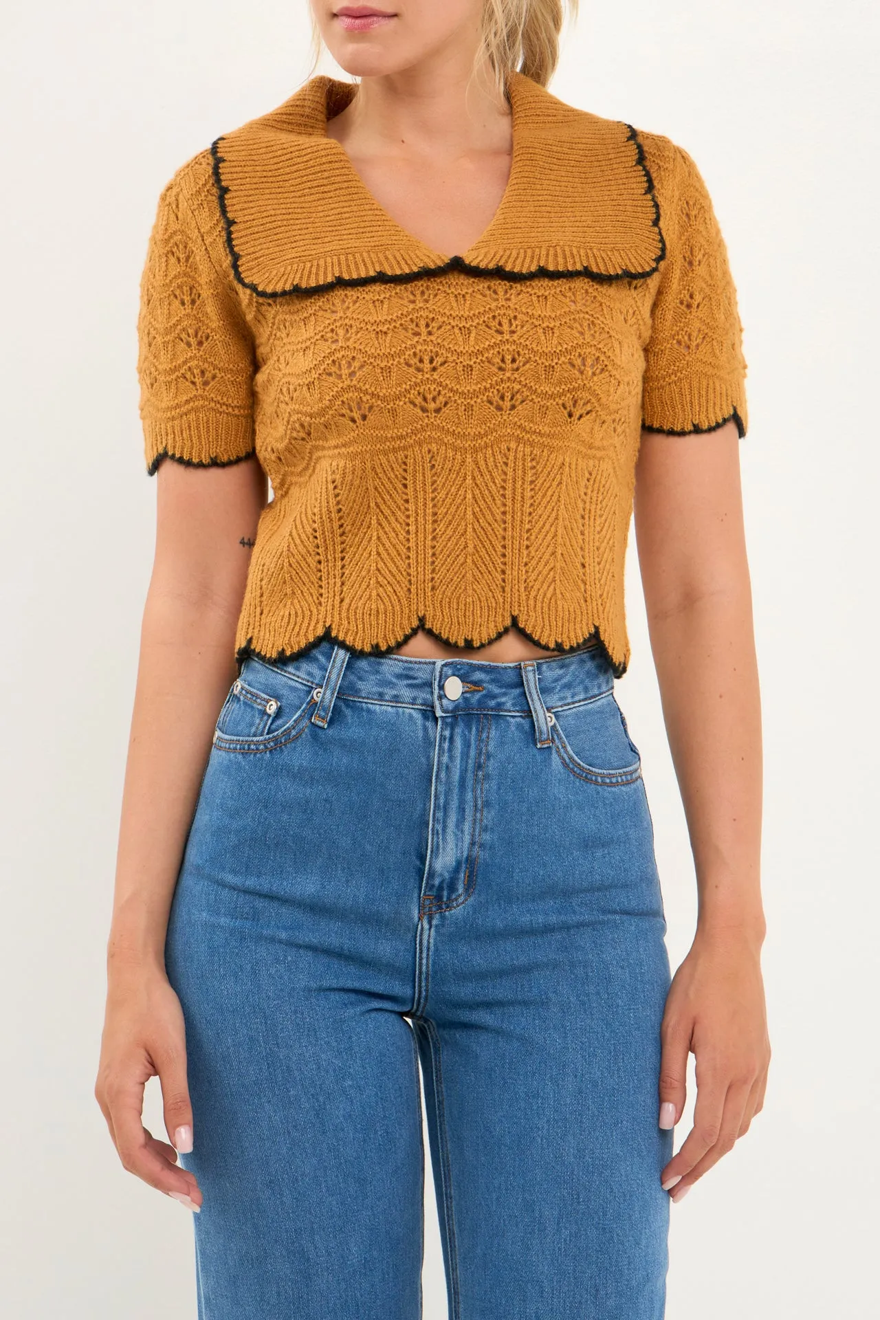 Short Puff Sleeve Scalloped Knit Top