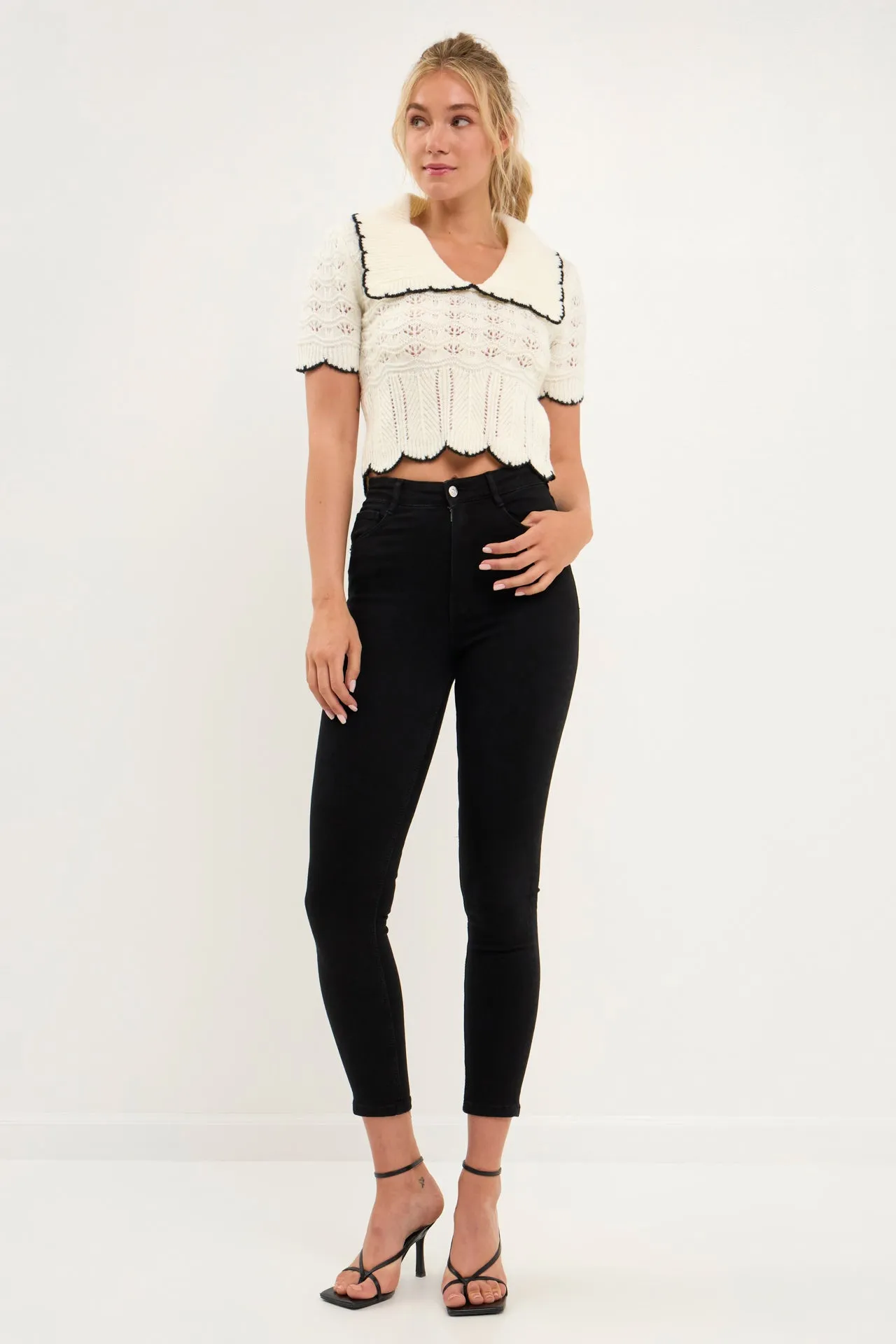 Short Puff Sleeve Scalloped Knit Top